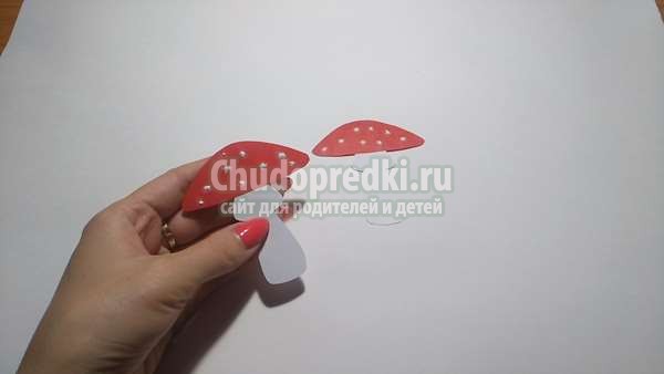 Осенняя аппликация из цветной бумаги ежики