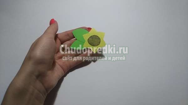 поделка из цветной бумаги Голова пугала