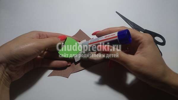поделка из цветной бумаги Голова пугала