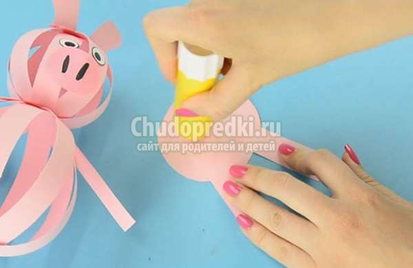 Свинья из бумаги