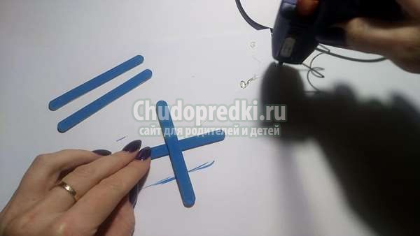 Игрушка на елку Снежинка