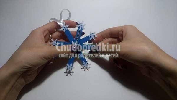 Игрушка на елку Снежинка