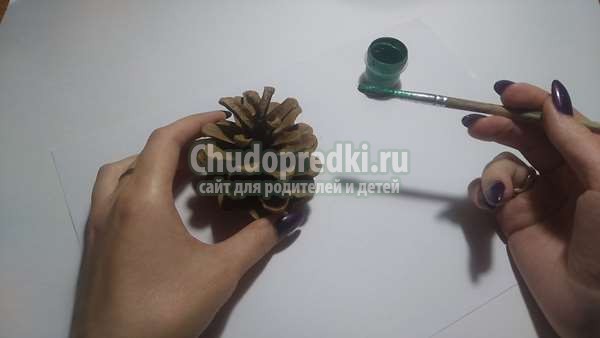 Елочка из шишки