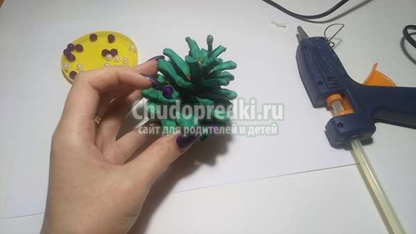 Елочка из шишки