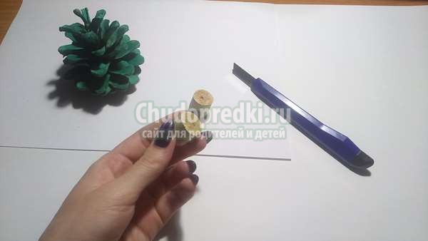 Елочка из шишки