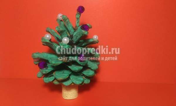 Елочка из шишки