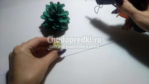 Елочка из шишки