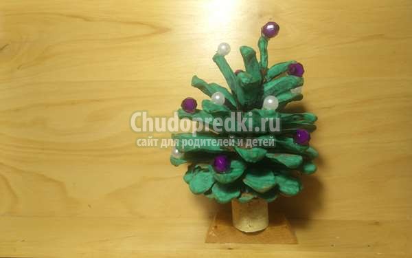 Елочка из шишки