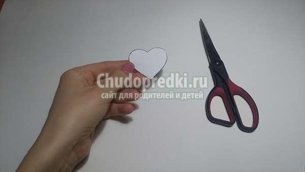 Открытка из крафт-бумаги сердца