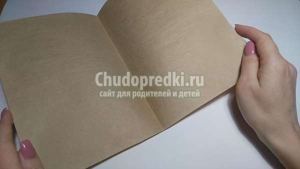 Открытка из крафт-бумаги сердца