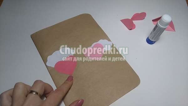 Открытка из крафт-бумаги сердца