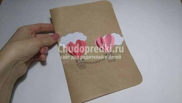 Открытка из крафт-бумаги сердца