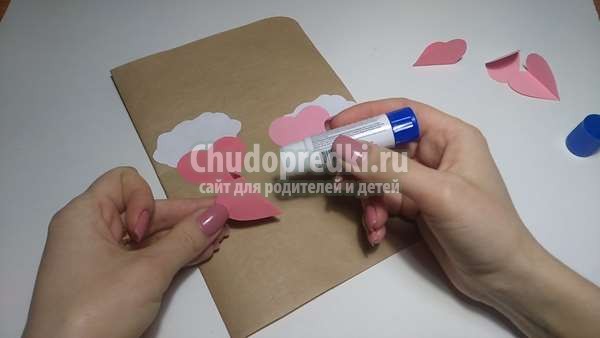 Открытка из крафт-бумаги сердца