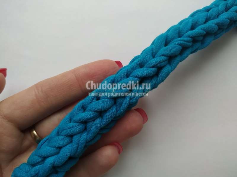 шнурок из трикотажной пряжи