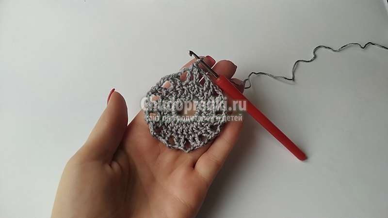 Круглый ажурный мотив крючком