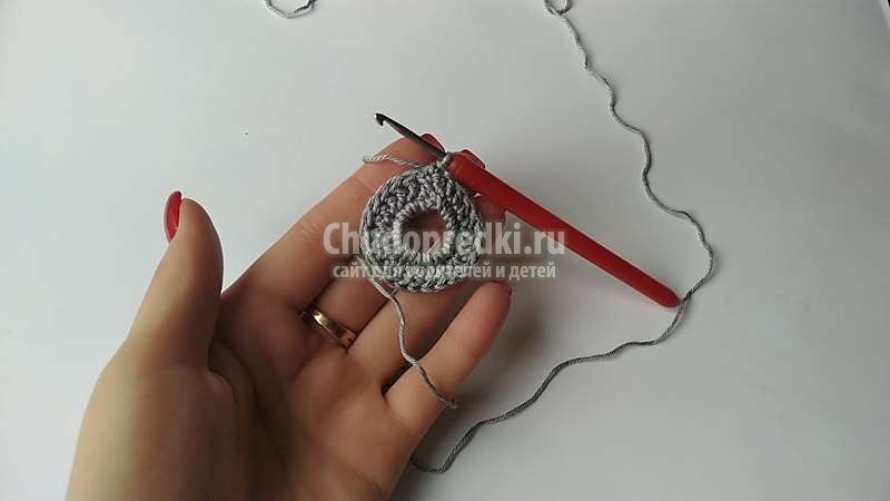 Круглый ажурный мотив крючком
