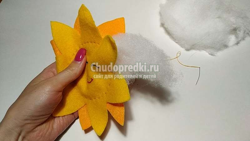 объемное солнышко из фетра