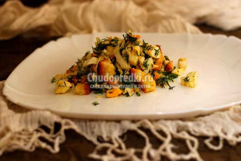 салат с курицей, яйцами