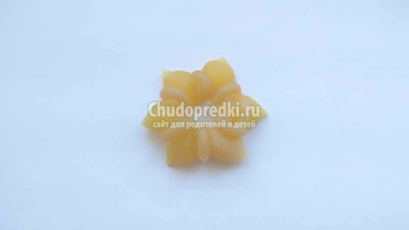снежинки из макарон