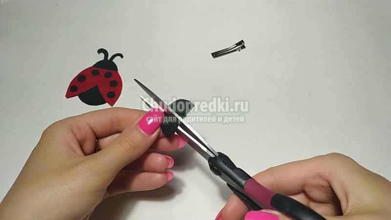 заколка из фетра. Божья коровка