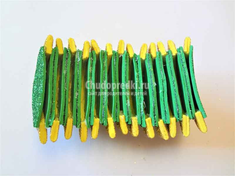 елочная игрушка из  фоамирана