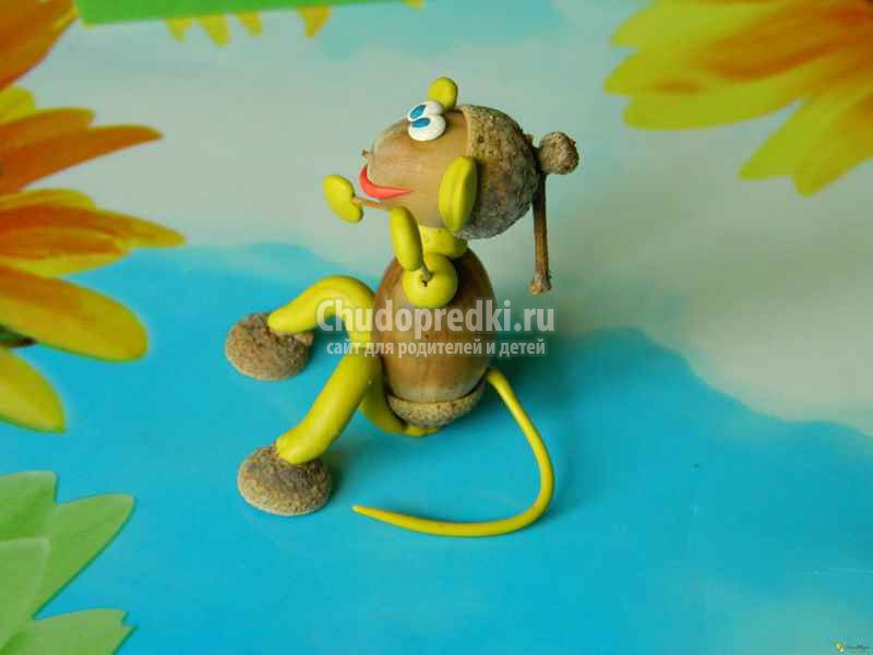 Человечки из желудей