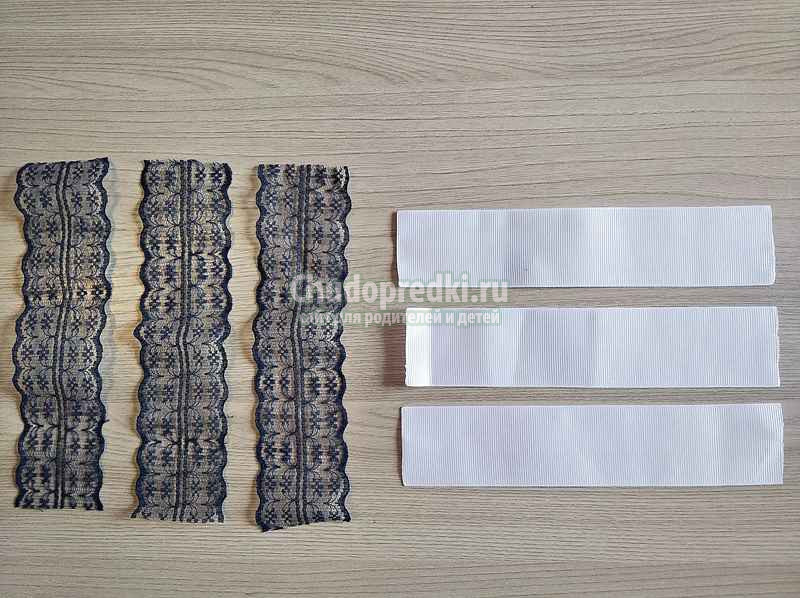 Школьный галстук - броши для девочки из кружева