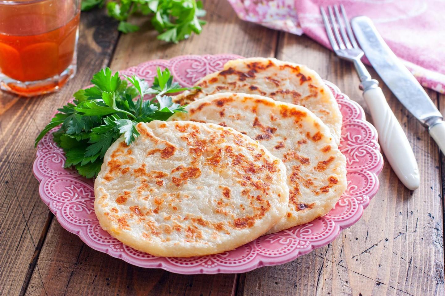 Как приготовить вкусные сырные лепешки на молоке
