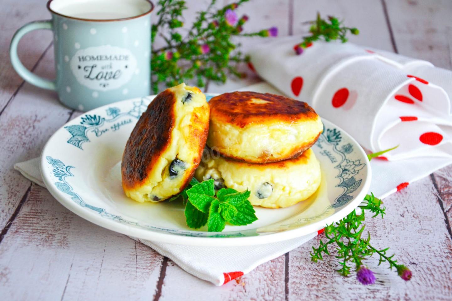 Очень вкусные воздушные сырники с изюмом